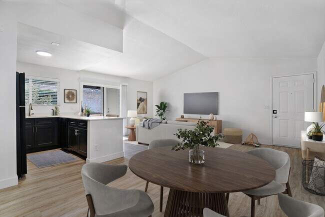 Foto del edificio - Canyon Heights