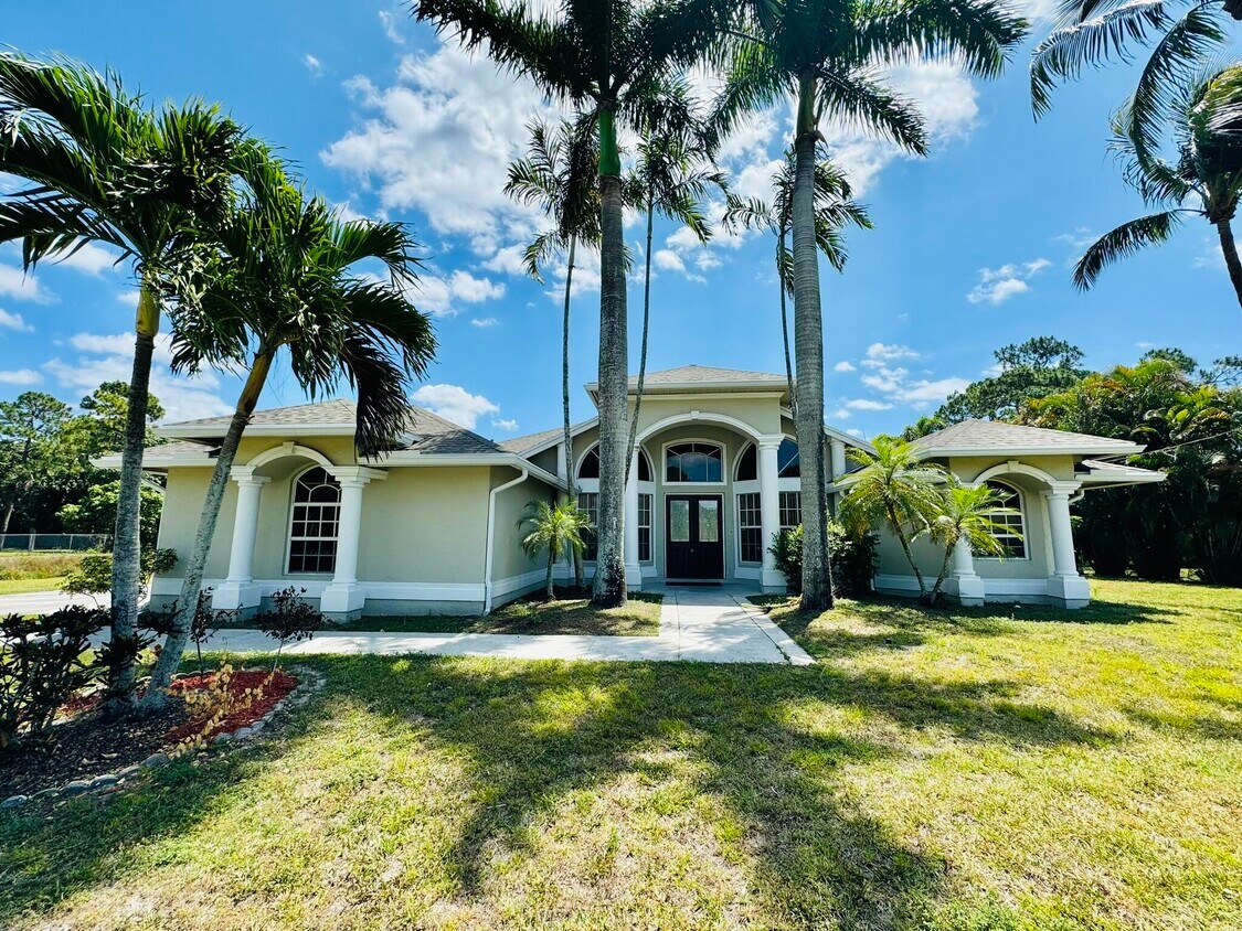 Foto principal - 6174 Royal Palm Beach Blvd