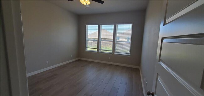 Foto del edificio - 109 Everett Ct