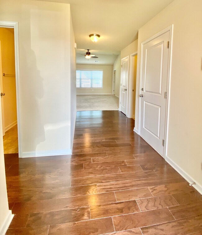 Foto del edificio - 602 Deertrack Run