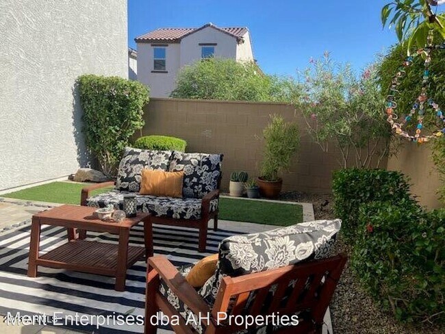 Foto del edificio - 3 br, 2.5 bath House - 2059 W DESERT HOLLO...