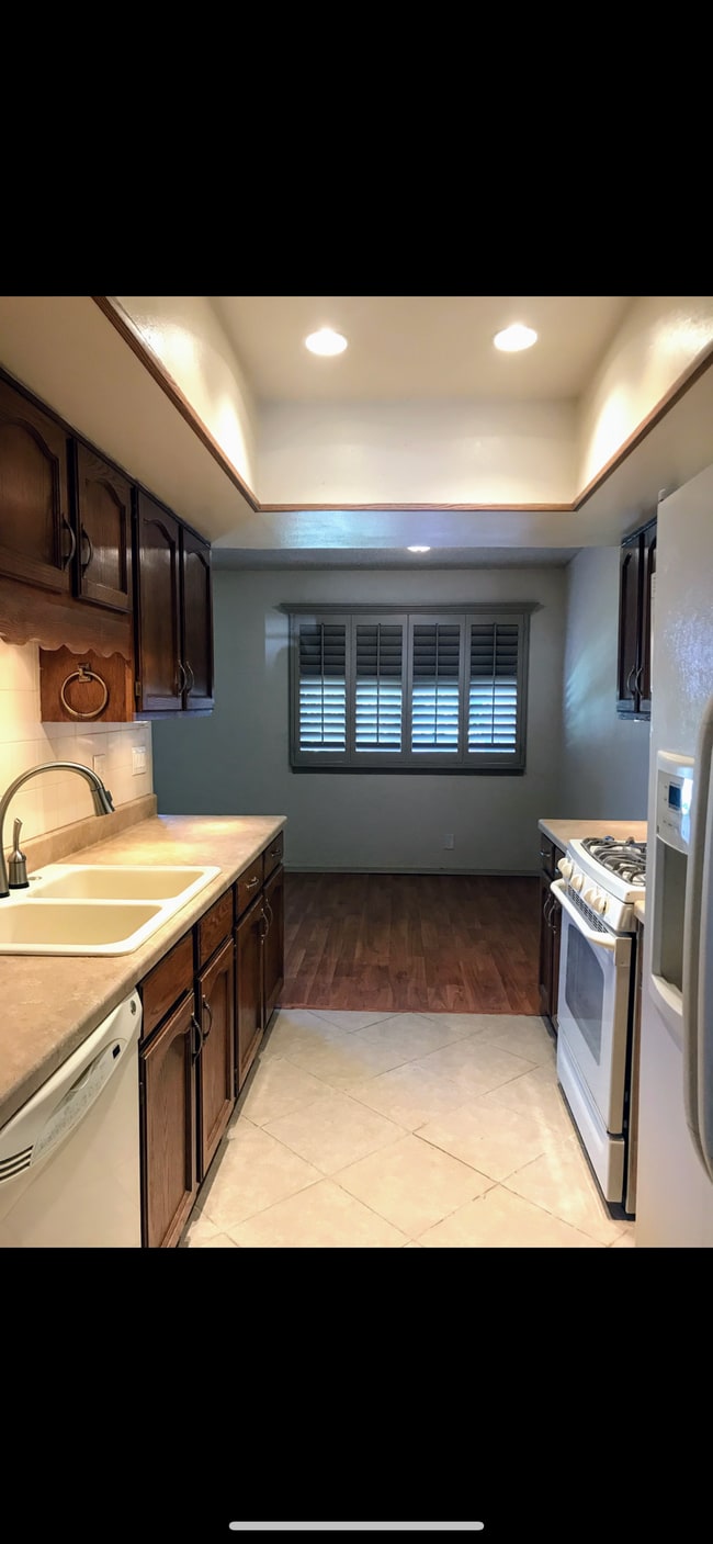 Kitchen - 5030 Alabama