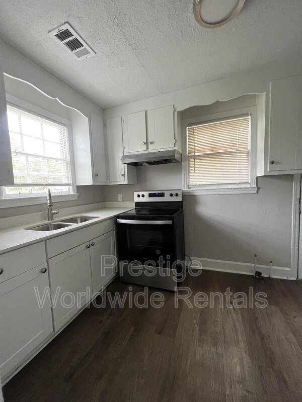Foto del edificio - 829 Brooks Rd