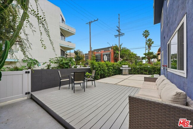 Building Photo - 3320 Pacific Ave