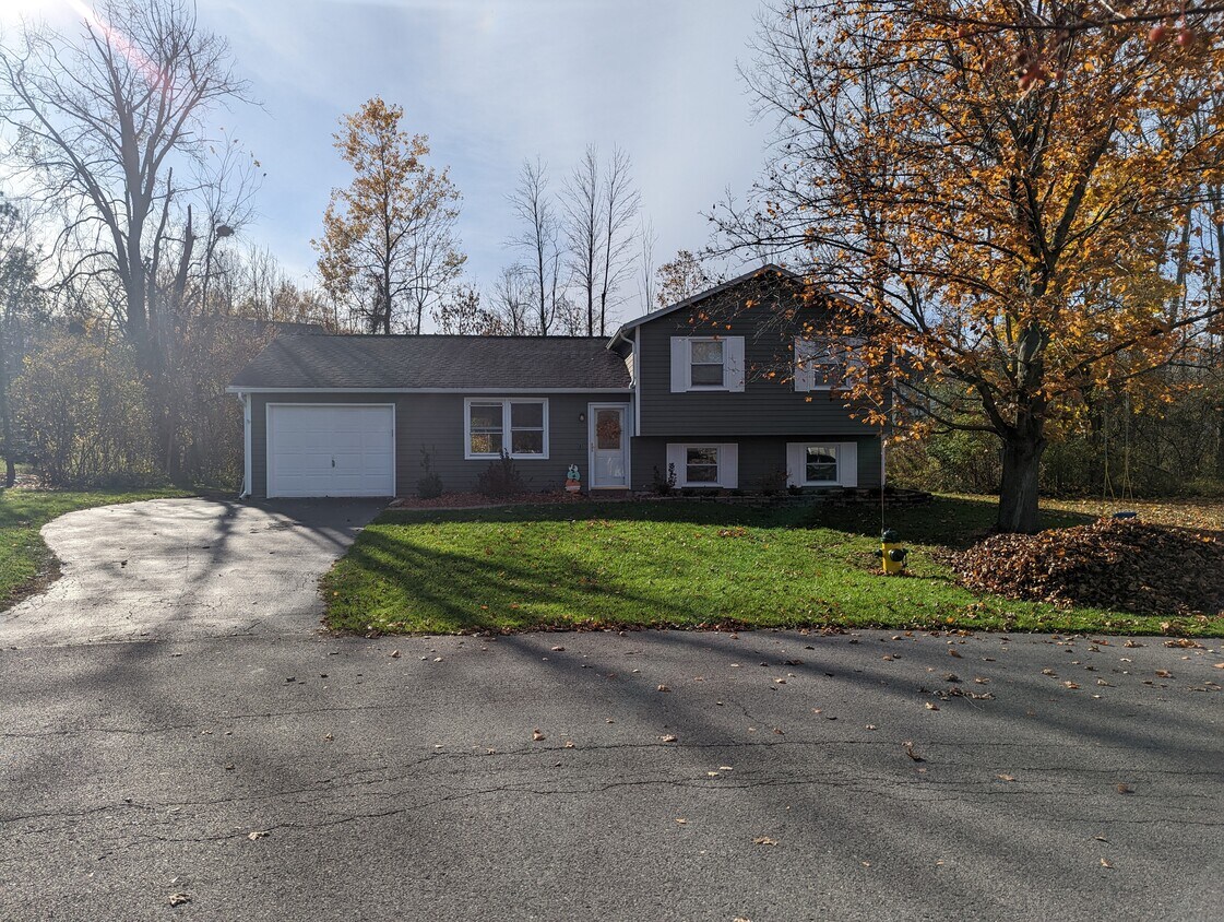 3040 Claybourne Ln, Baldwinsville, NY 13027 House Rental in