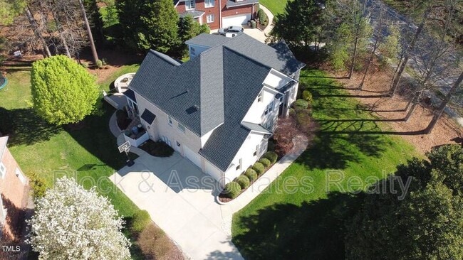 Building Photo - 325 Hogans Valley Way