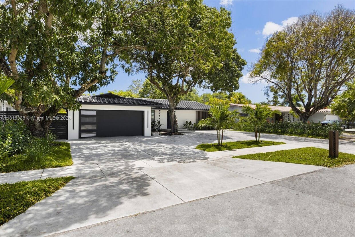Primary Photo - 20335 NE 20th Ct