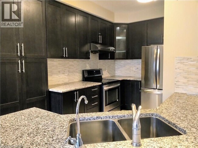 Building Photo - 414 Bamberg Crescent