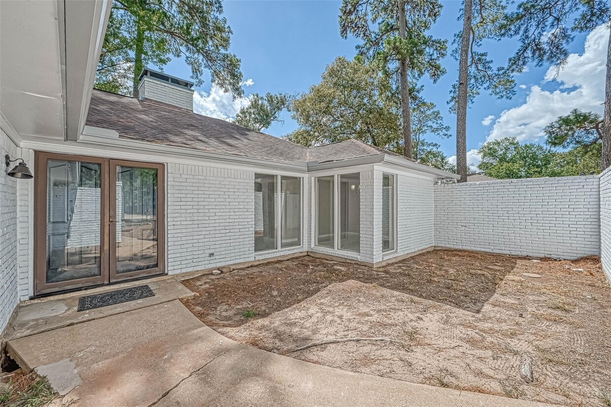 Primary Photo - 26414 Maplewood Dr