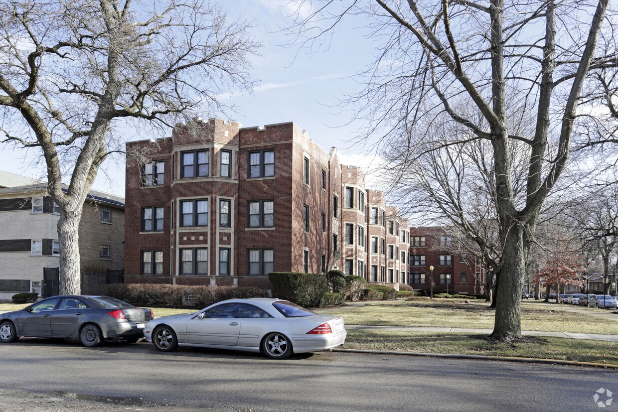 Primary Photo - 10453 S Hale Ave