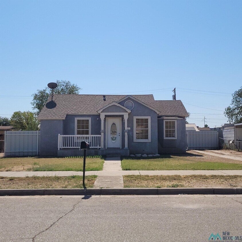 Primary Photo - 1203 W Chisum Ave