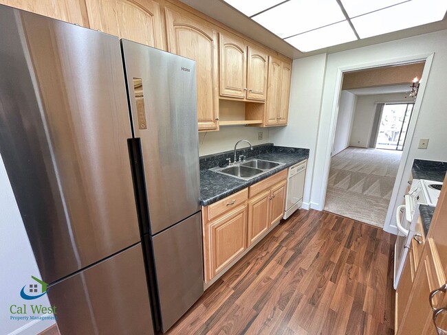 Foto del edificio - $2,795 - 2 Bed/2 Bath Retirement Resort Li...