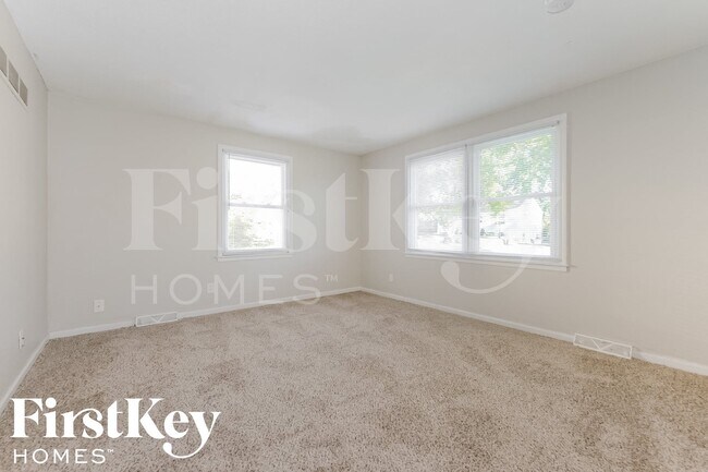 Foto del edificio - 7809 E 49th St