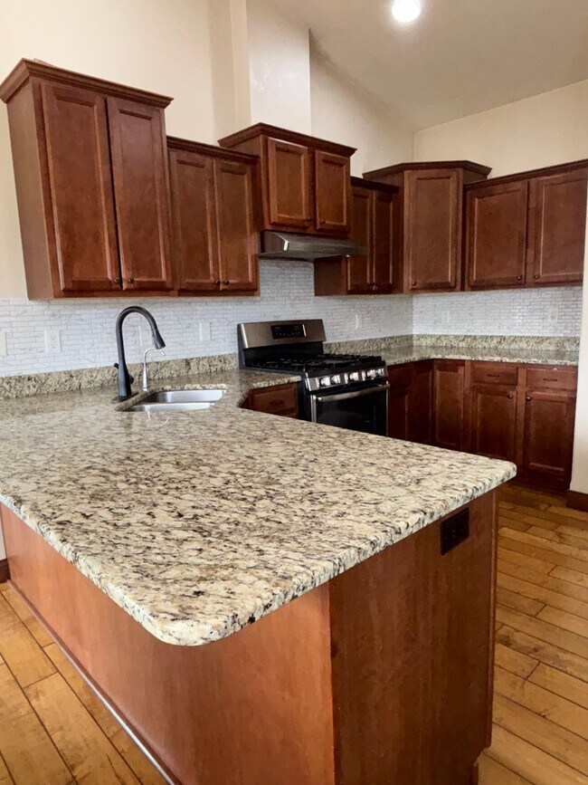 Foto del edificio - 185 Locust Dr