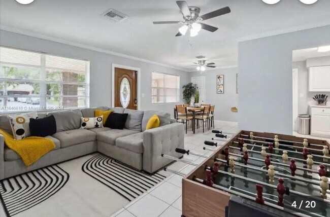 Foto del edificio - 3201 Jackson Blvd