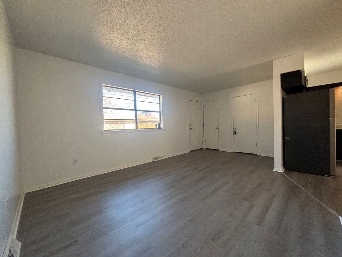 Primary Photo - Come see this 1 bedroom 1 bathroom apartme...