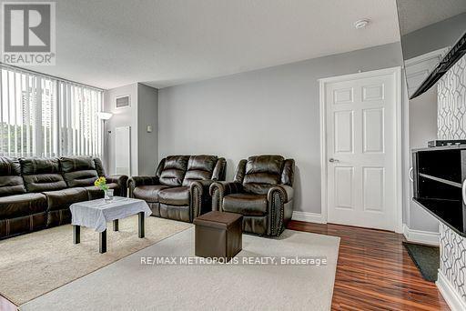 Photo du bâtiment - 88 Grangeway Ave