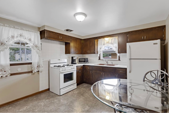 Building Photo - 7606 W Grantosa Dr