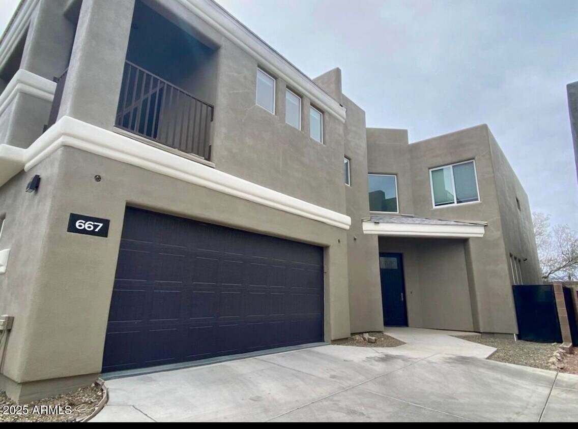 Primary Photo - 667 N. Encanto Village Way