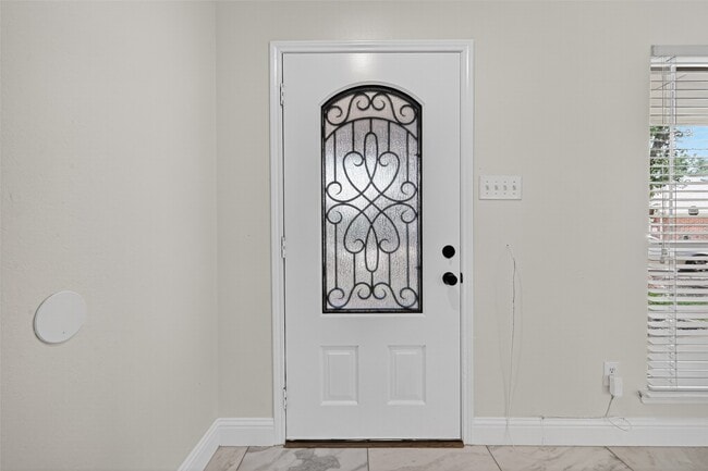 Foto del edificio - 6654 Stonefort Ct