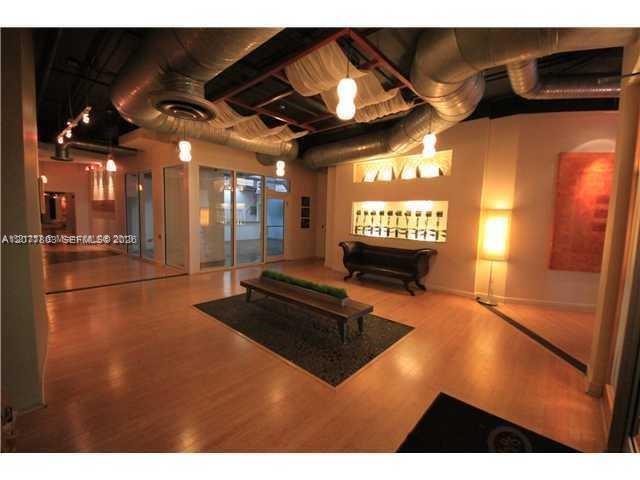 Foto del edificio - 10 SW South River Dr