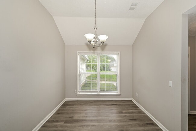 Building Photo - 416 Lake Forest Dr