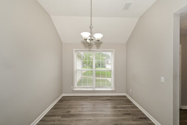 Foto del edificio - 416 Lake Forest Dr
