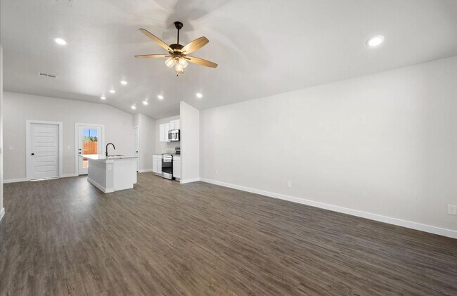Foto del edificio - 2154 Kokomo Ave