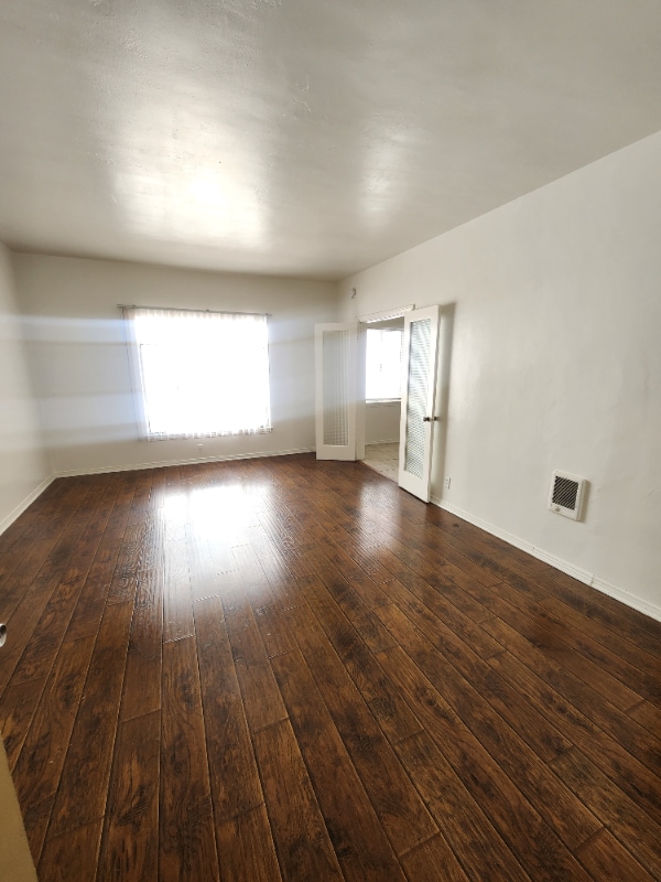 Building Photo - 615 Normandie Ave
