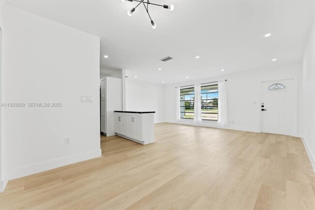 Foto del edificio - 2610 NW 83rd Ave