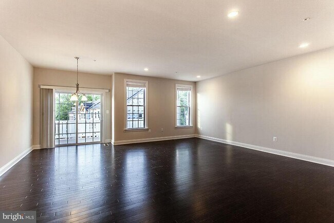 Foto del edificio - 7807 Crystal Brook Way