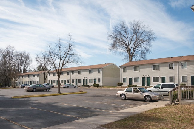 Jersey Park Apartments - Smithfield, VA | Apartments.com