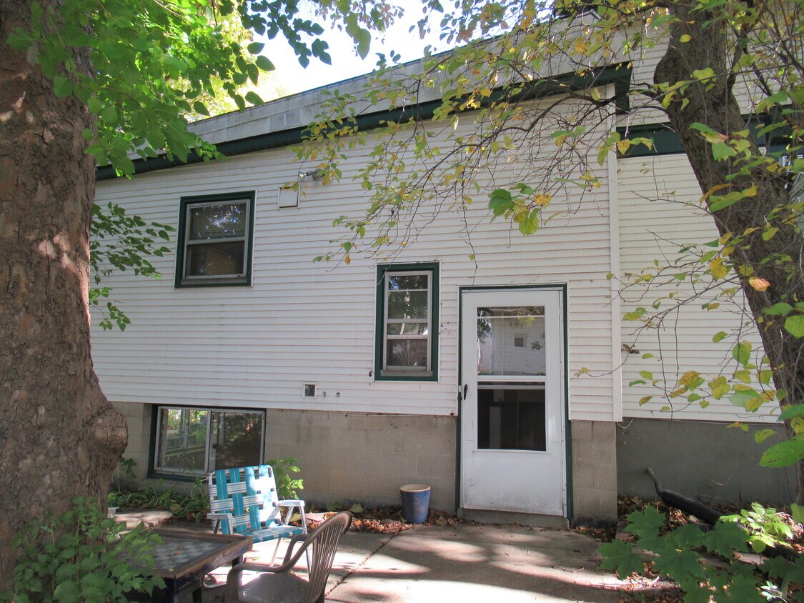 Primary Photo - 306 E Plainfield Ave