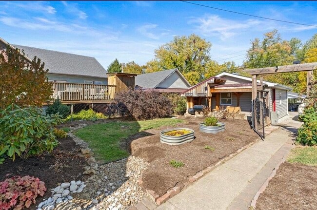 Building Photo - 2929 Newman St