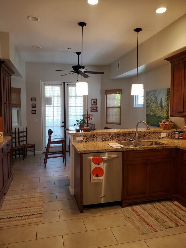 Building Photo - Elegant Coronado Village Home