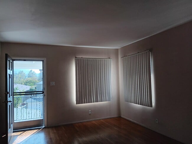 Foto del edificio - 2100 N Verdugo Rd