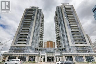 Building Photo - 5793-5793 Yonge St