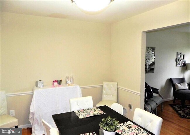 Foto del edificio - 2305 McGregor Ct
