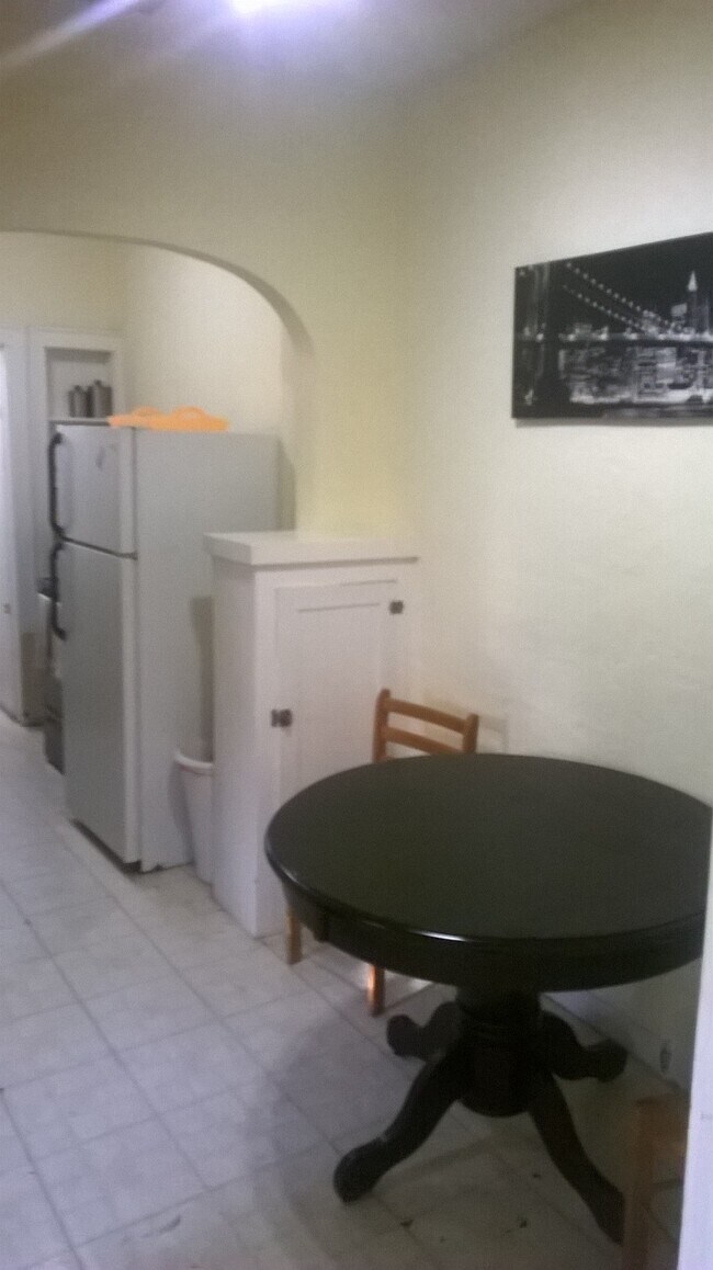 Foto del edificio - 723 NW 31st St