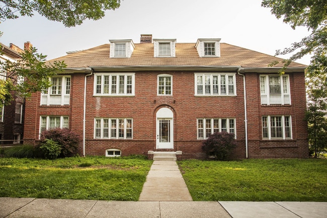 Building Photo - 6401 Alamo Ave Building Photo - 6401 Alamo Ave