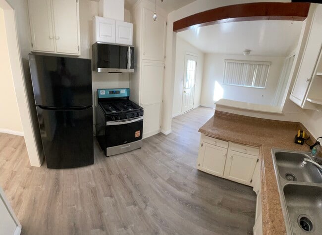 Current Kitchen/Office/Laundry - 17619 Martha St