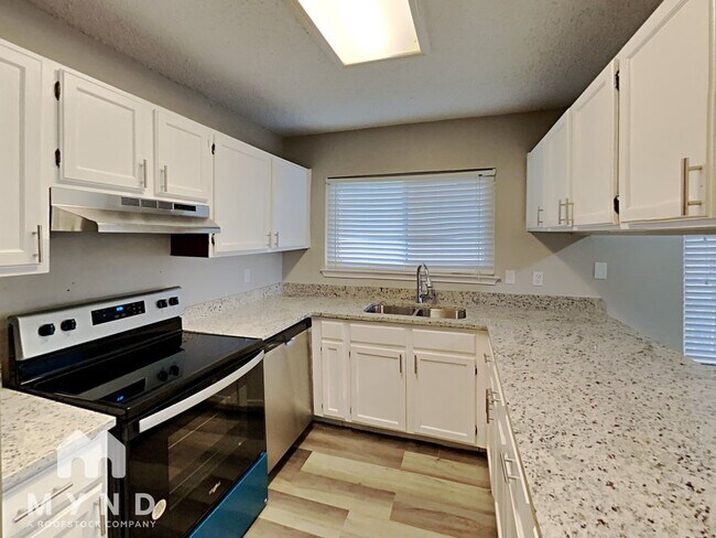 Foto del edificio - 7407 Longing Trail