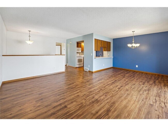 Foto del edificio - 324 W 5th St