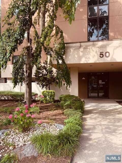 Foto del edificio - 50 Euclid Ave