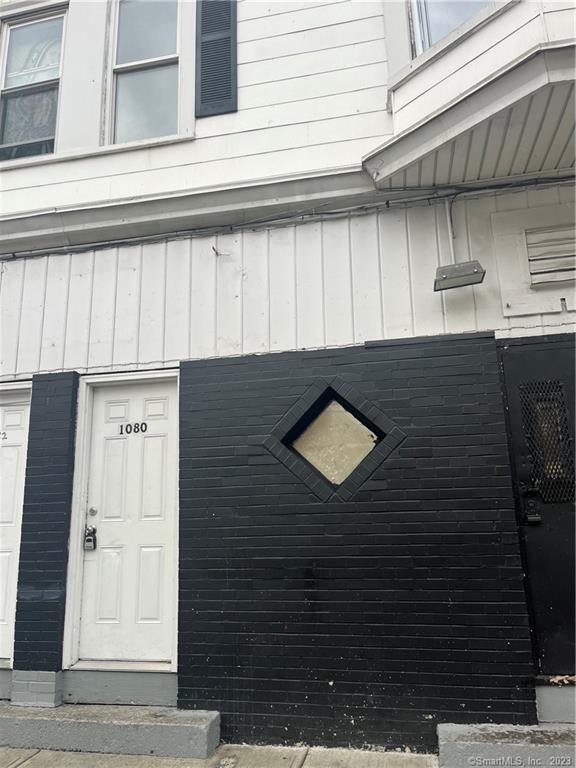 Primary Photo - 1080 Pembroke St