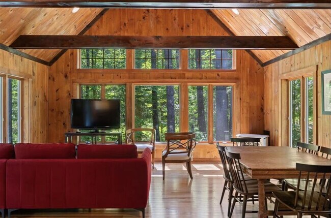 Foto del edificio - 46 Christmas Tree Ln