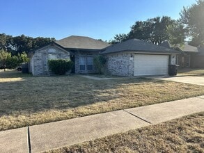 Building Photo - 4108 Fawn Dr