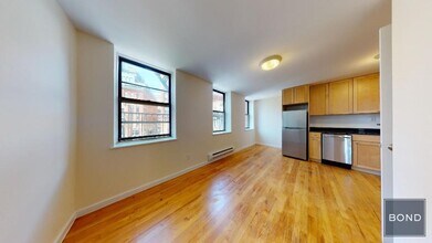 Building Photo - 273 Mott St