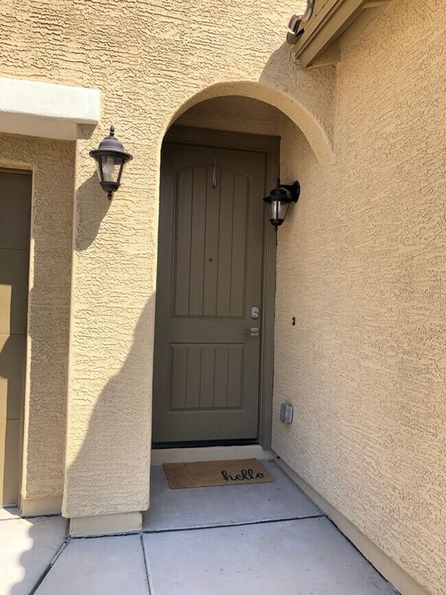 Foto del edificio - Coming Soon! Stunning 3 bed, 2 bath locate...