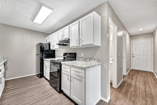 Foto del edificio - "Homey 3-Bed Townhouse on North Boxley Ave...